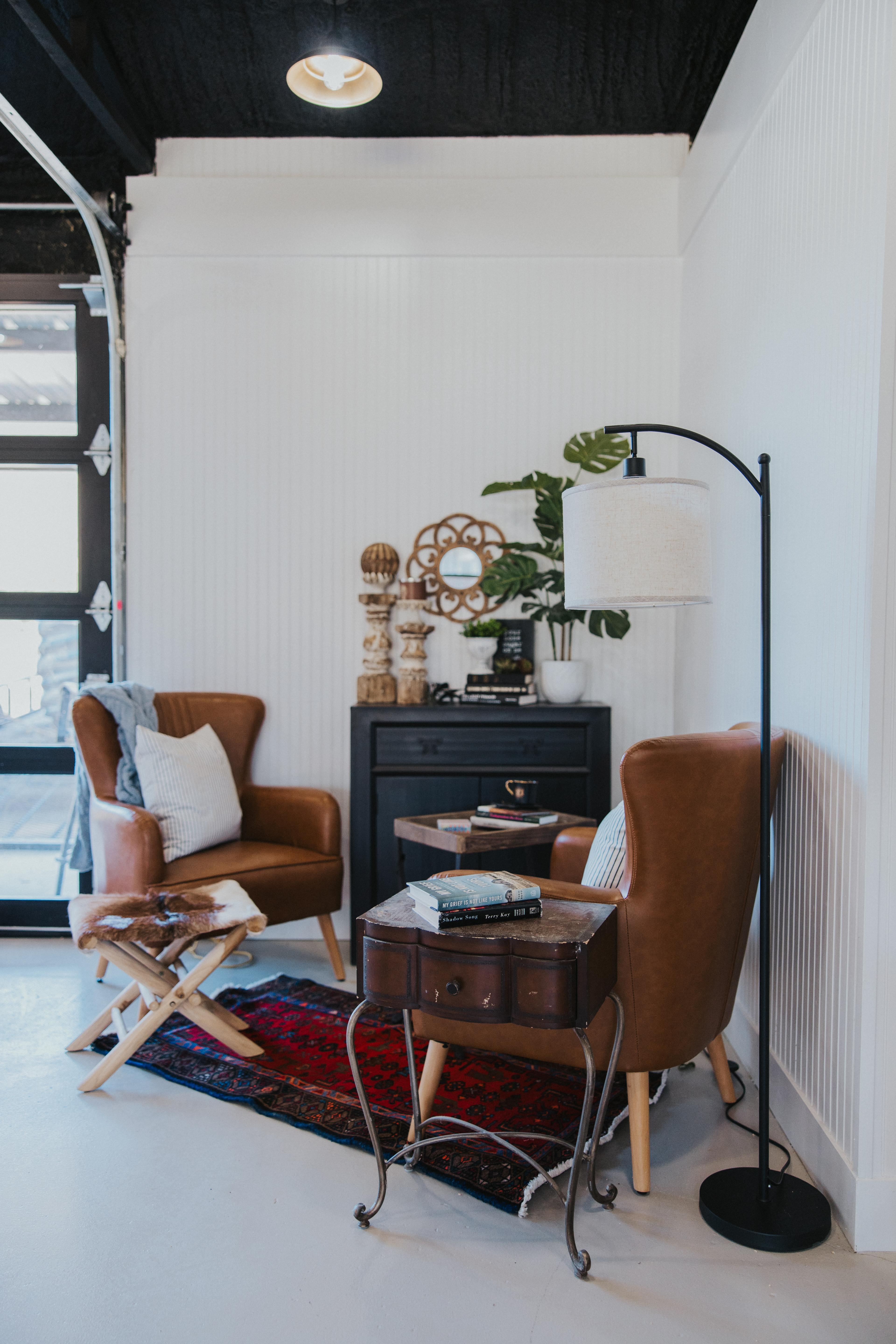 Image of The Twisted Pearl with 'Rent This Space' sign.