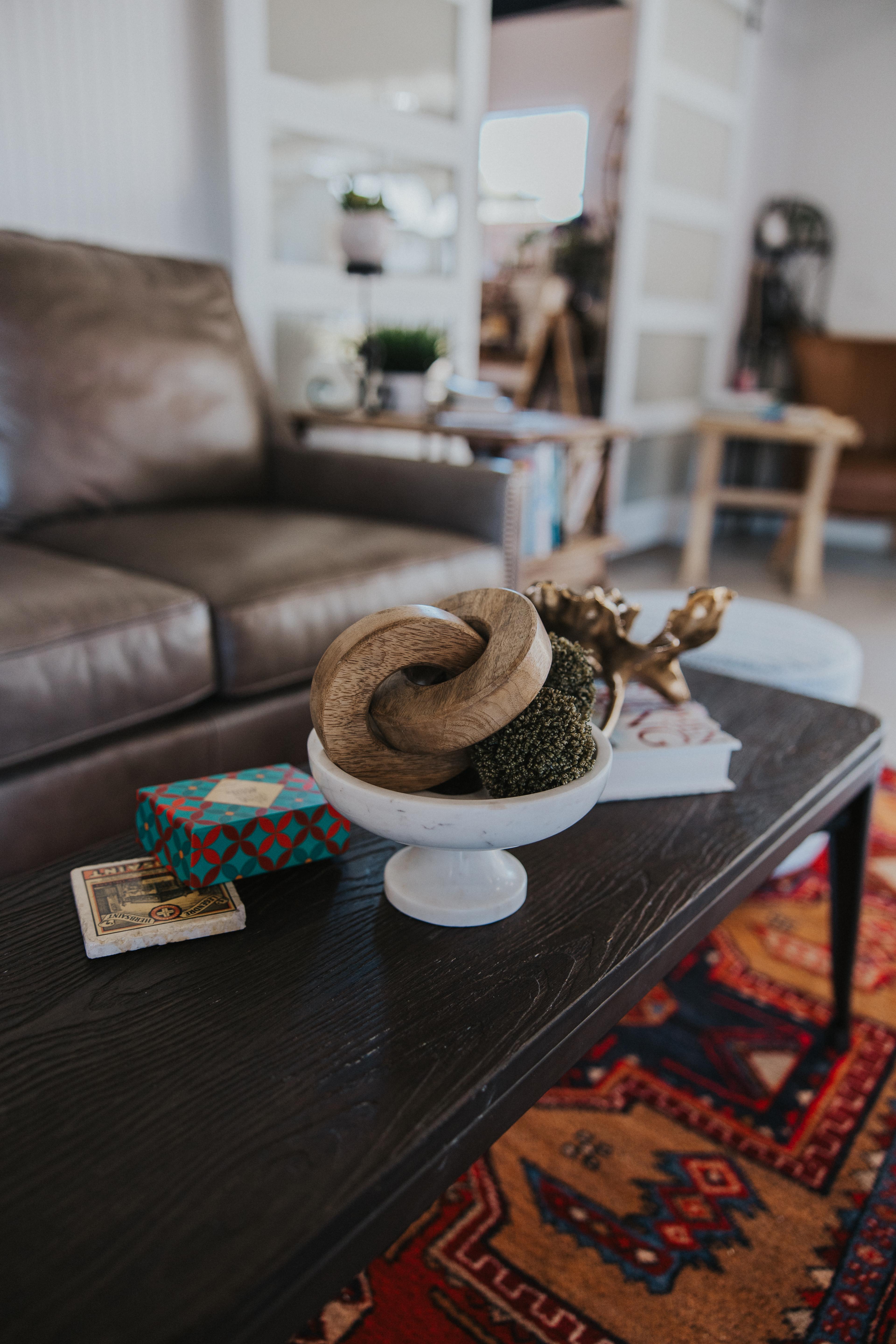 Image of The Twisted Pearl with 'Rent This Space' sign.